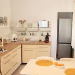 Cosy Hideaway Near Kiserdo Apartment *