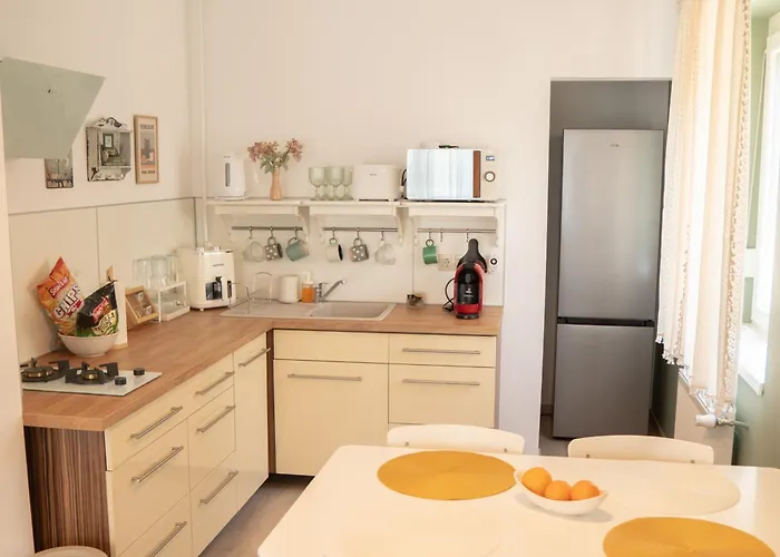 Cosy Hideaway Near Kiserdo Apartment *